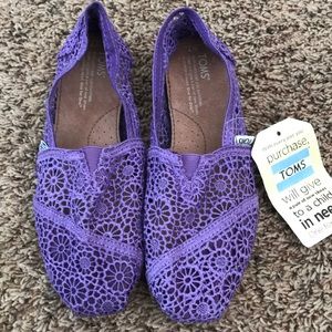 Brand new Toms size 7